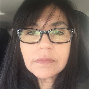 Meet your Posher, Eleni